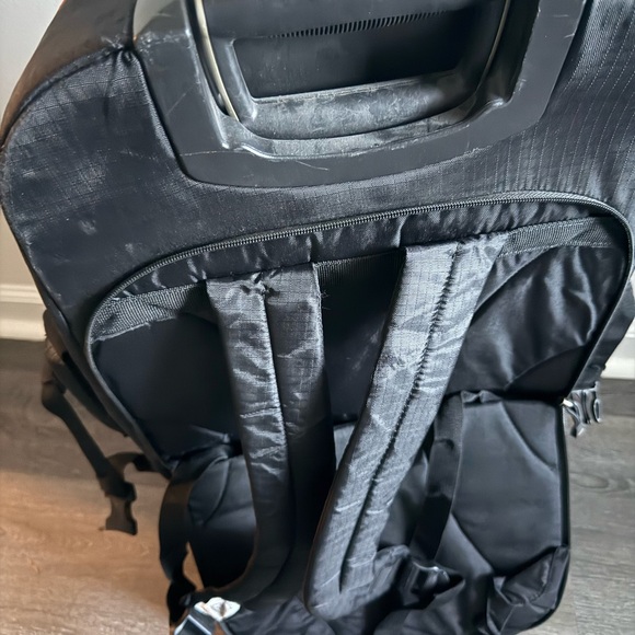 Timberland Rolling Luggage + Matching Backpack - Picture 2 of 2